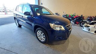 2010 Volkswagen Tiguan 5D Station Wagon Photo