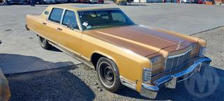 1976 Lincoln Continental Town Car Sedan Photo
