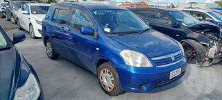 2006 Toyota Raum Station Wagon Photo