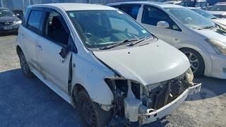 2005 Toyota IST Hatch Photo