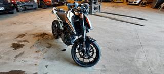 2023 KTM 390 Duke Motorcycle Photo