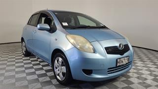 2005 Toyota Vitz 5D Hatch Photo