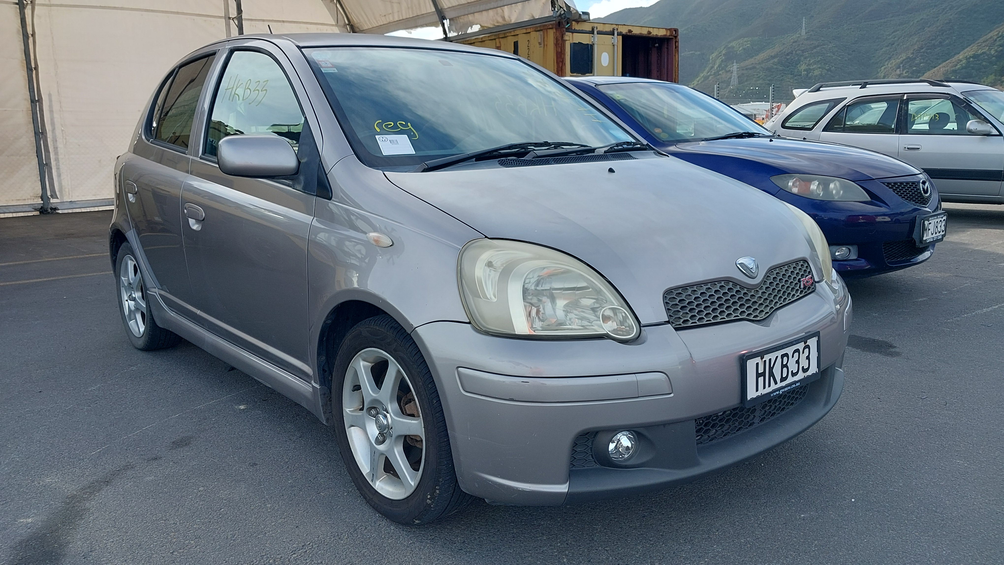2004 Toyota Vitz Hatch Photo