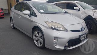 2012 Toyota Prius Hatch Photo