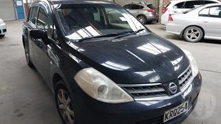 2010 Nissan Tiida Hatch Photo