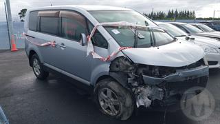 2010 Mitsubishi Delica Station Wagon Photo