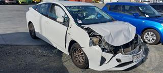 2016 Toyota Prius Hatch Photo
