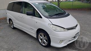 2004 Toyota Estima Station Wagon Photo