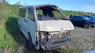 2014 Toyota Hiace Mini Bus Photo