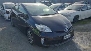 2012 Toyota Prius Hatch Photo