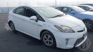 2013 Toyota Prius Hybrid Hatch Photo