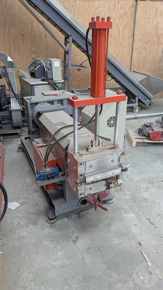 Small Plastic Extruder - unreserved Extruder Photo