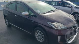 2013 Toyota Prius Hatch Photo