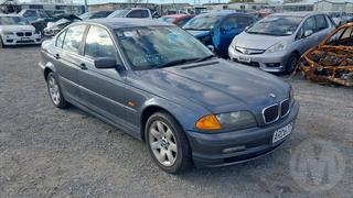 1999 BMW 323i Sedan Photo