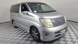 2005 Nissan Elgrand 5D Window Van Photo