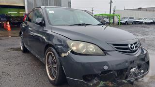 2005 Mazda Axela Hatch Photo