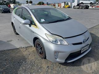 2015 Toyota Prius Hybrid Hatch Photo
