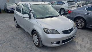 2004 Mazda Demio Hatch Photo