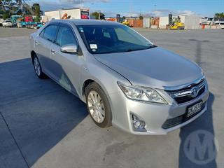 2013 Toyota Camry Hybrid Sedan Photo