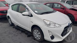 2015 Toyota Aqua Hatch Photo