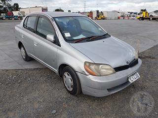 2001 Toyota Platz Sedan Photo
