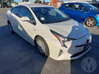 2018 Toyota Prius Hatch Photo