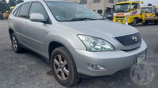 2006 Toyota Harrier 5D Station Wagon Photo