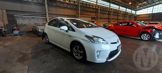2015 Toyota Prius Hybrid Hatch Photo