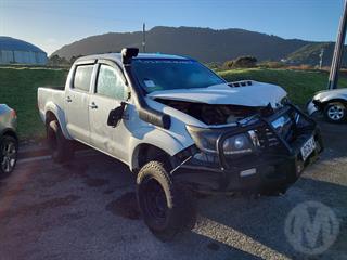 2015 Toyota Hilux SR5TDDC 3.0D/4WD/5A Dual Cab Chassis Photo