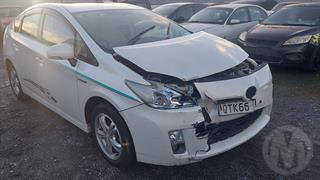 2010 Toyota Prius Hatch Photo