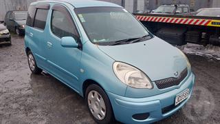 2004 Toyota Funcargo 1.3L Hatch Photo