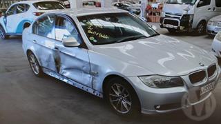 2010 BMW 320i Sedan Photo