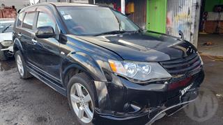 2005 Mitsubishi Outlander Station Wagon Photo