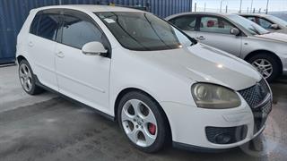 2005 Volkswagen Golf Hatch Photo