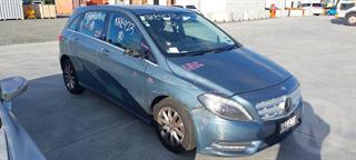 2012 Mercedes-Benz B180 Hatch Photo