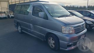 2000 Nissan Elgrand Station Wagon Photo