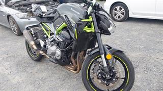 2018 Kawasaki ZR 900b Motorcycle Photo
