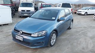 2014 Volkswagen Golf 5D Hatch Photo