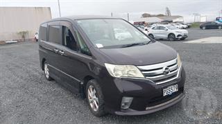 2011 Nissan Serena 5D Van Photo