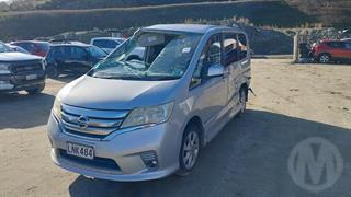 2011 Nissan Serena Station Wagon Photo