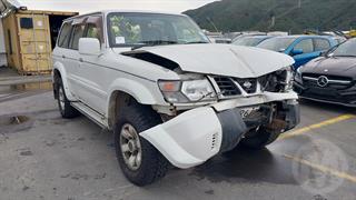 1998 Nissan Safari Granroad Ltd Station Wagon Photo