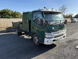 2015 Hino 300 Tipper Photo