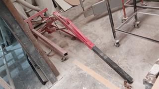 Engine Lifter Workshop Equipment Photo