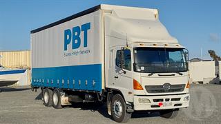 2006 Hino FG 1jppb-qgu Curtainside GVM 21,700kg Photo