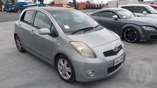 2005 Toyota Vitz Hatch Photo