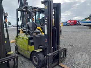2014 Clark GEX25 Forklift (GP) Photo