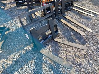 Wolverine MPF 11-2500G Mini Skid Steer Pallet F Photo