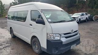 2015 Toyota Hiace Minibus TD 3.0D/4AT Mini Bus Photo