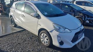 2016 Toyota Aqua Hybrid Hatch Photo