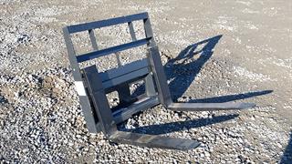 2025 Wolverine MPF-11-2500G Forks (skid Steer Mini) Photo